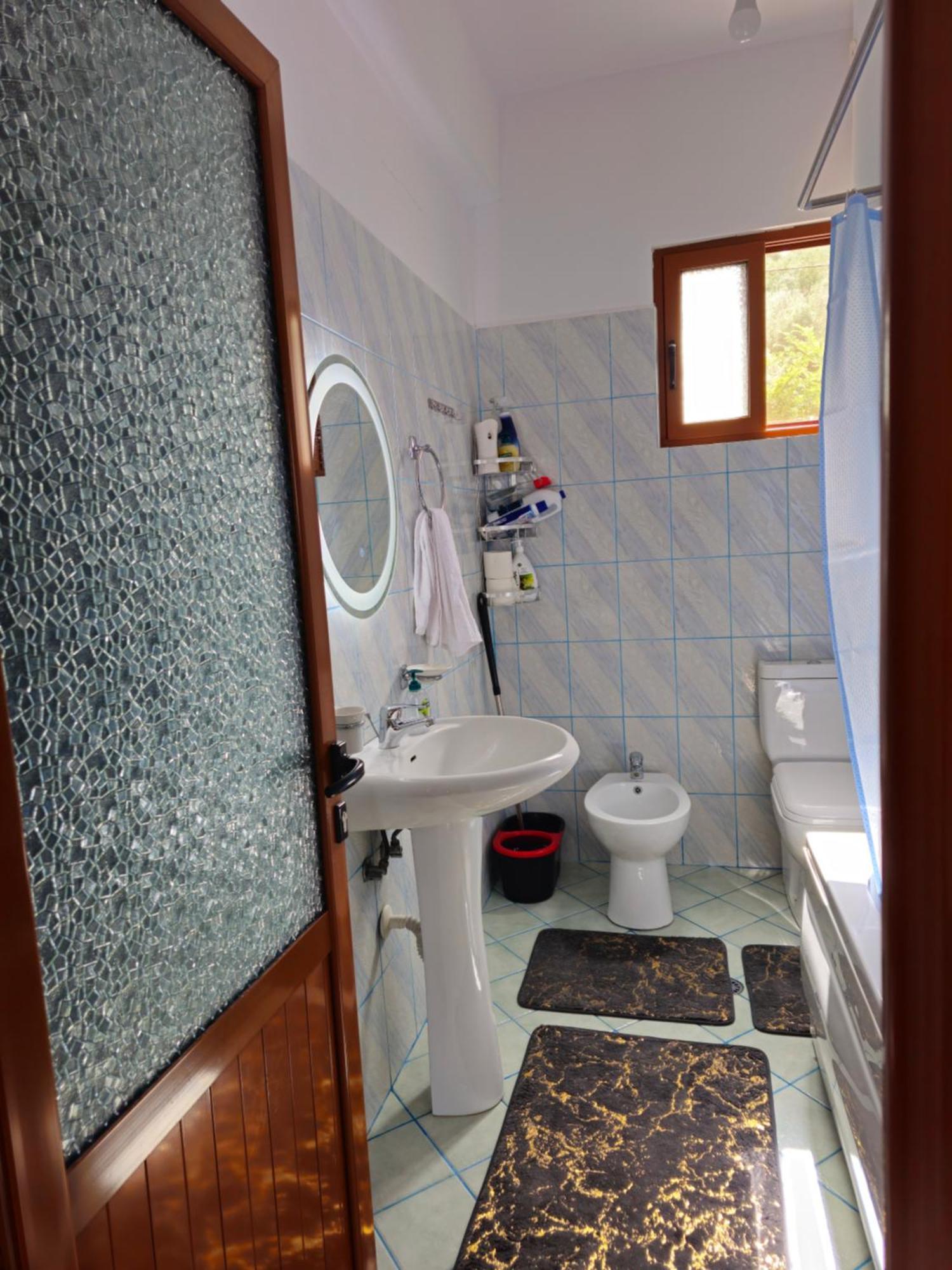 בראט Guesthouse Iljaz מראה חיצוני תמונה